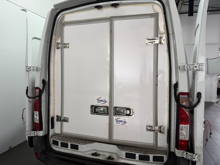 Vehicle Image 13