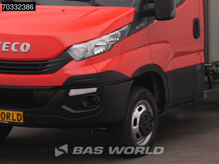 Vehicle Image 31