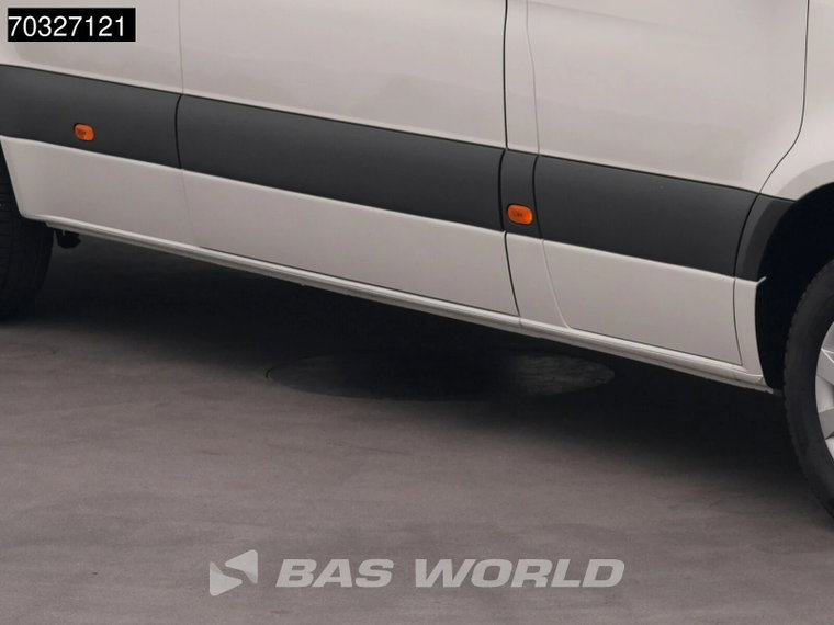 Vehicle Image 39