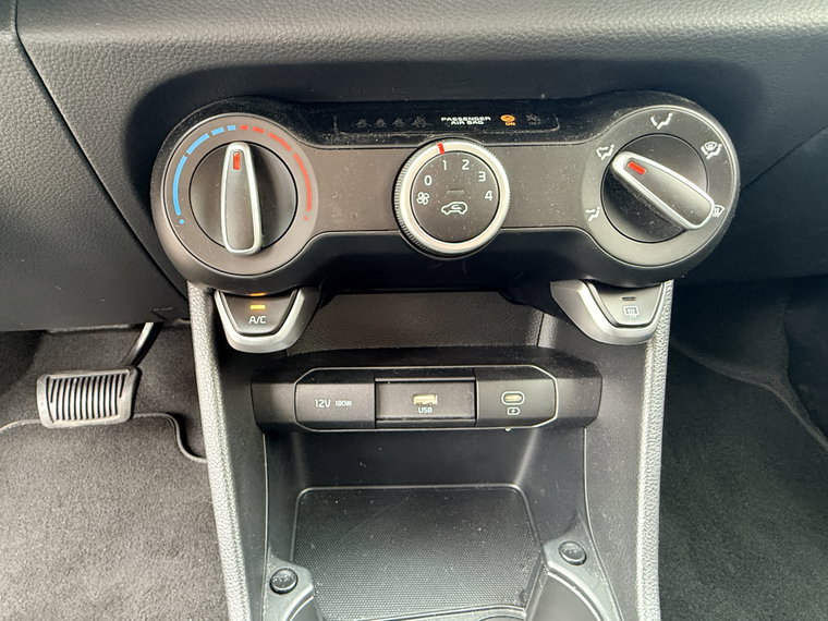 Vehicle Image 29
