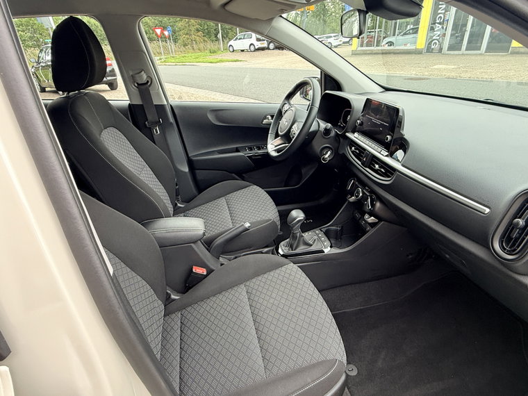 Vehicle Image 33