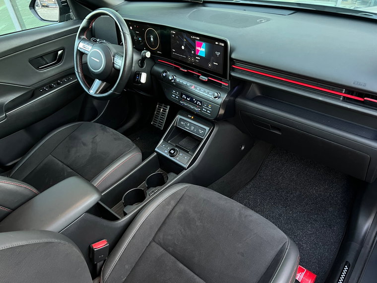 Vehicle Image 12