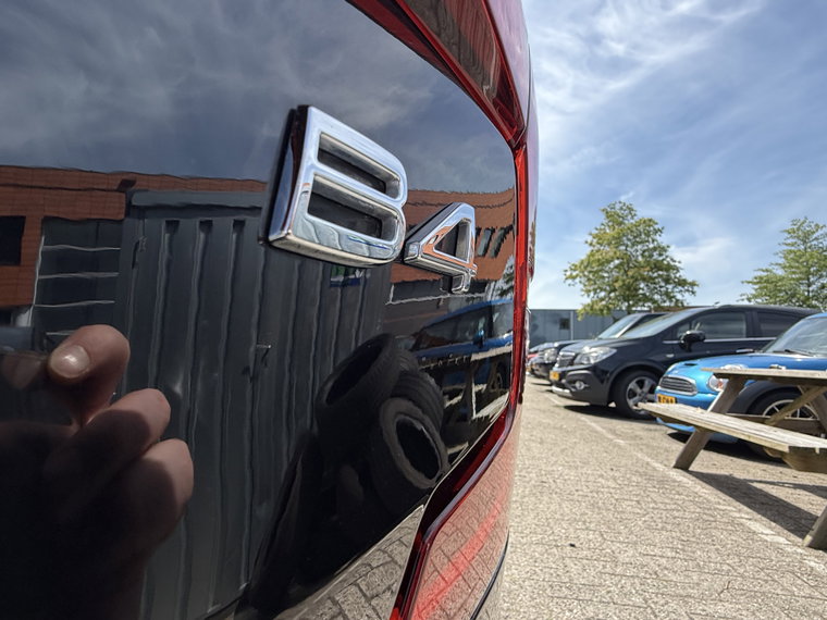 Vehicle Image 35