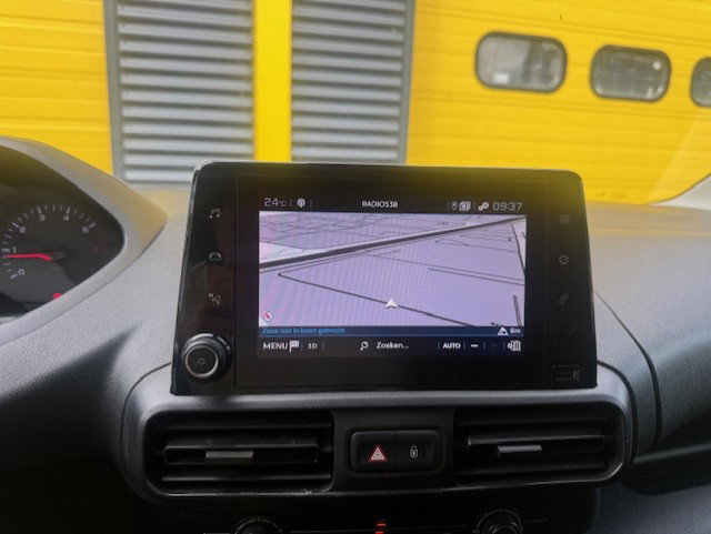 Vehicle Image 9
