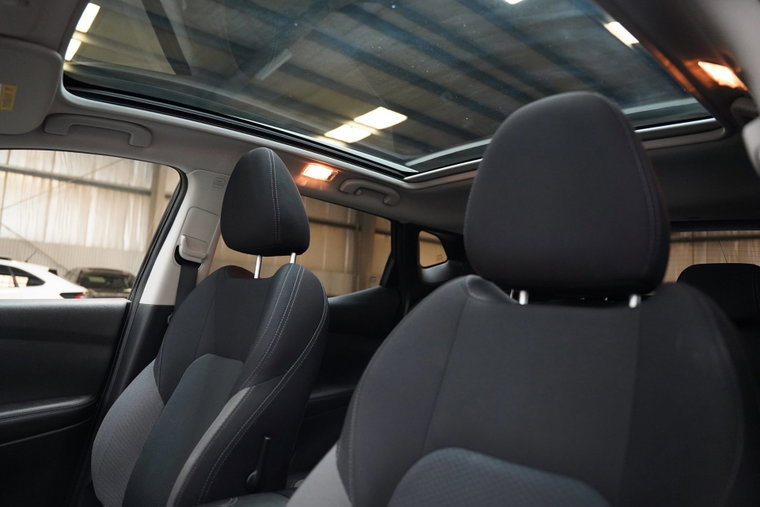 Vehicle Image 14