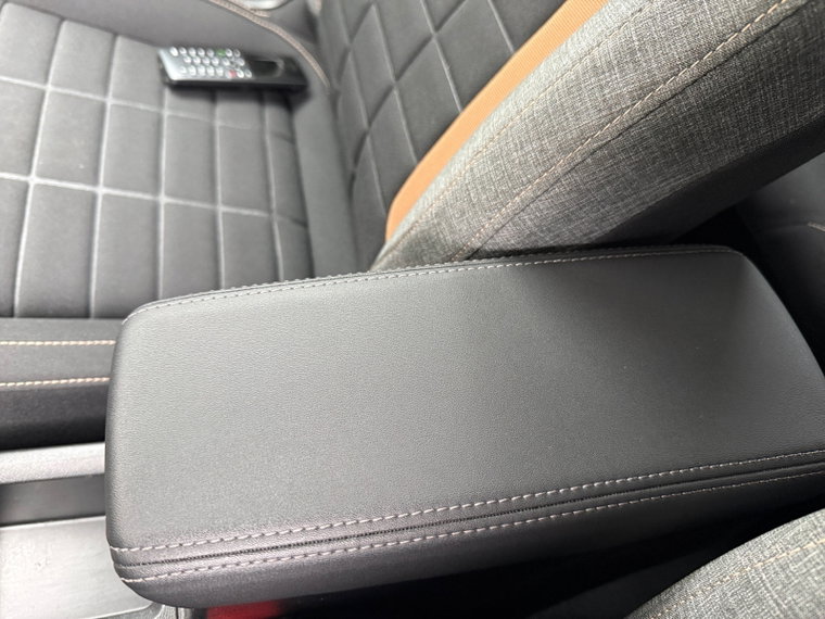 Vehicle Image 23