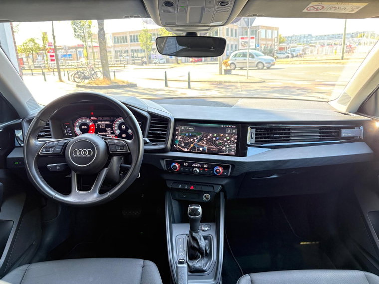 Vehicle Image 11