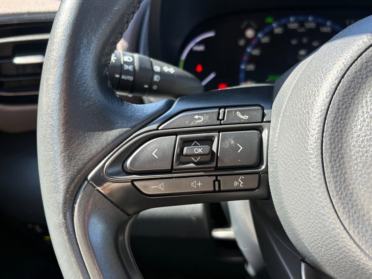 Vehicle Image 16