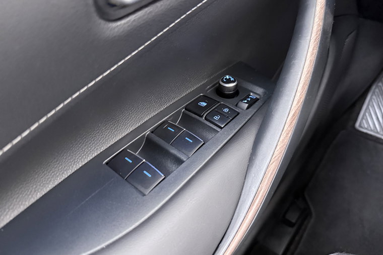 Vehicle Image 16