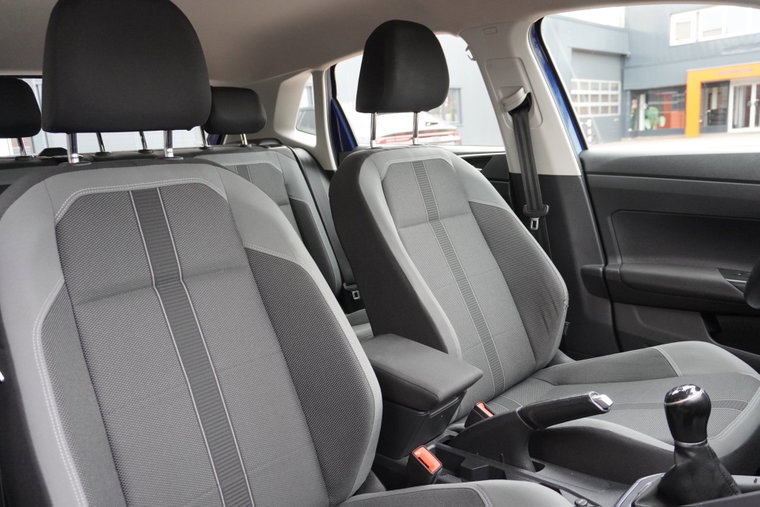 Vehicle Image 15