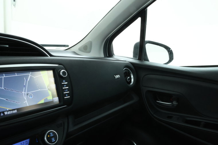 Vehicle Image 32
