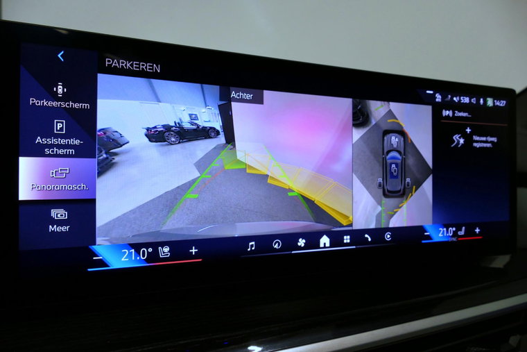 Vehicle Image 10