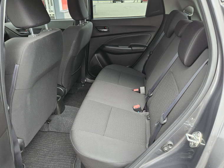 Vehicle Image 38