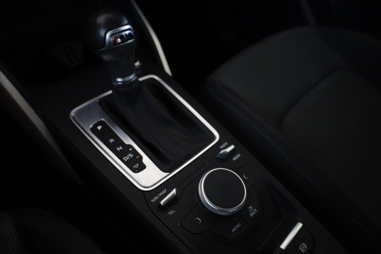 Vehicle Image 23