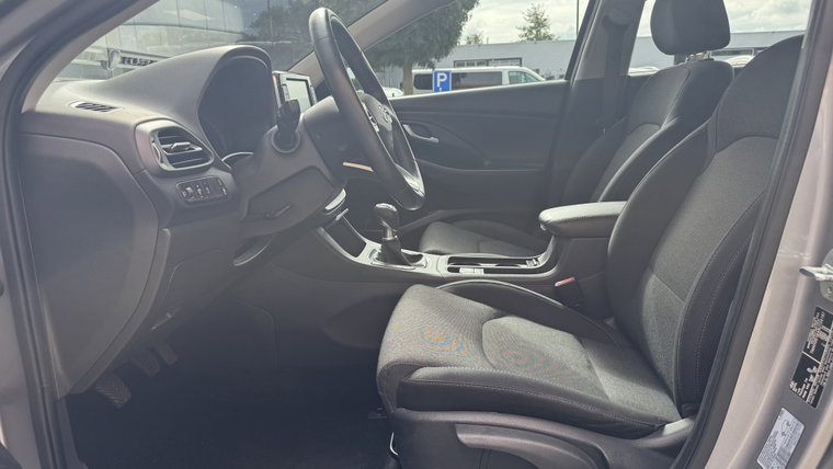 Vehicle Image 10