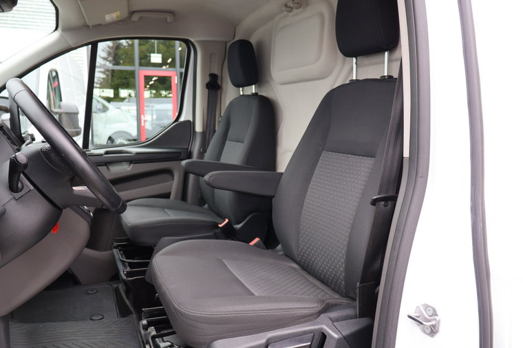 Vehicle Image 38
