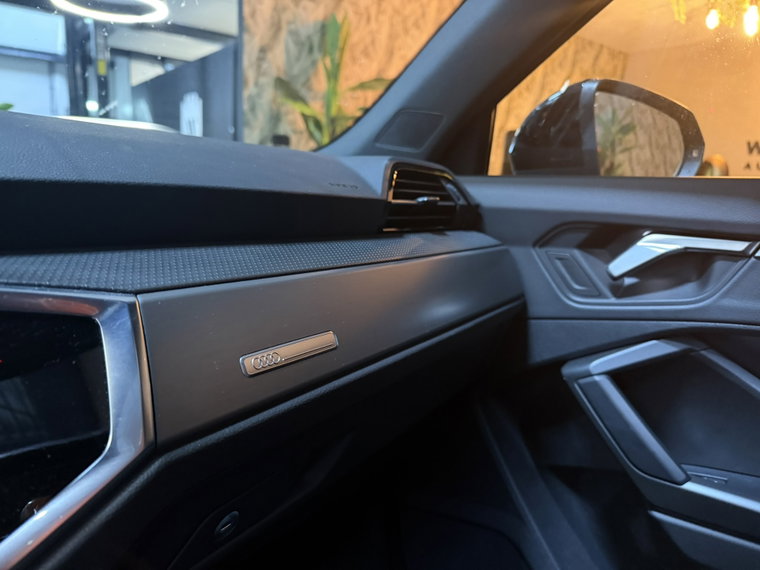 Vehicle Image 33