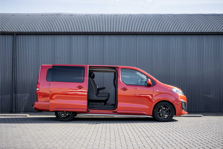Vehicle Image 8