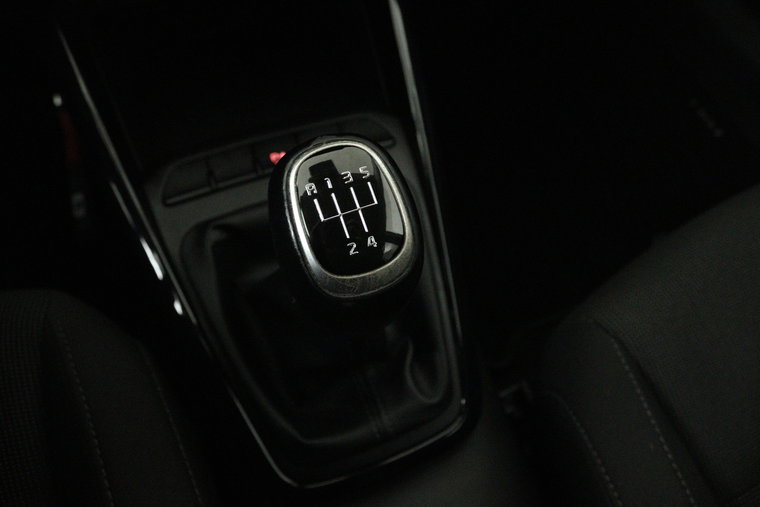 Vehicle Image 17