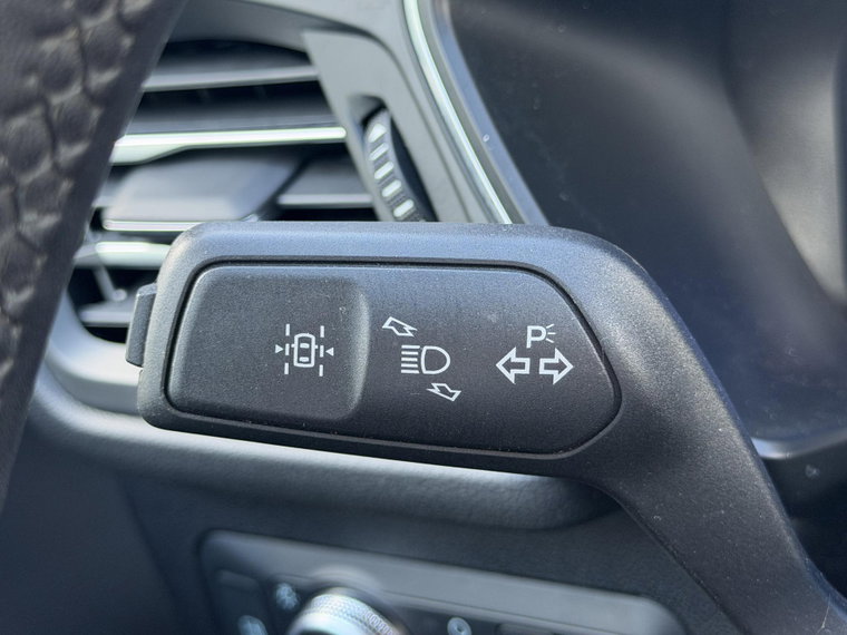 Vehicle Image 28