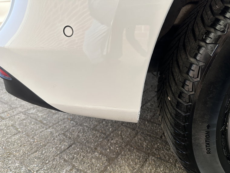 Vehicle Image 25