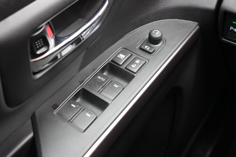 Vehicle Image 25