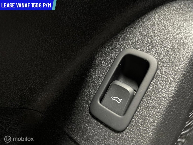 Vehicle Image 42
