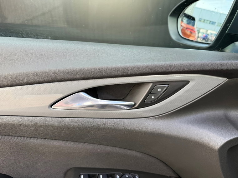 Vehicle Image 27