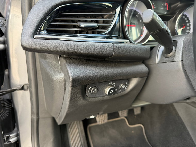 Vehicle Image 33
