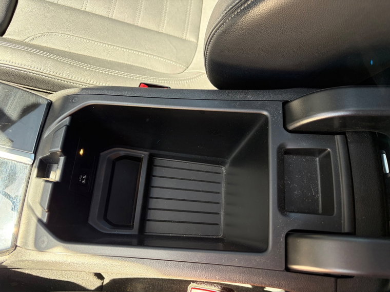 Vehicle Image 32