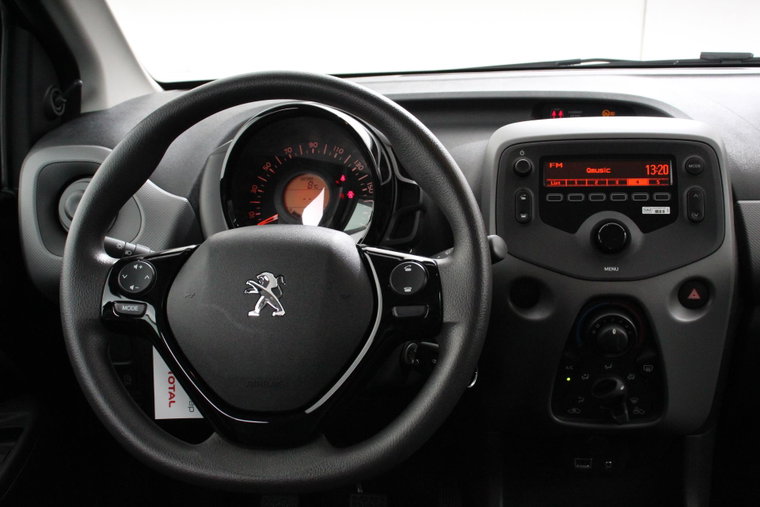 Vehicle Image 13