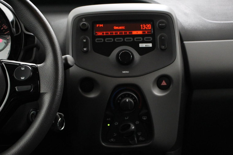 Vehicle Image 14