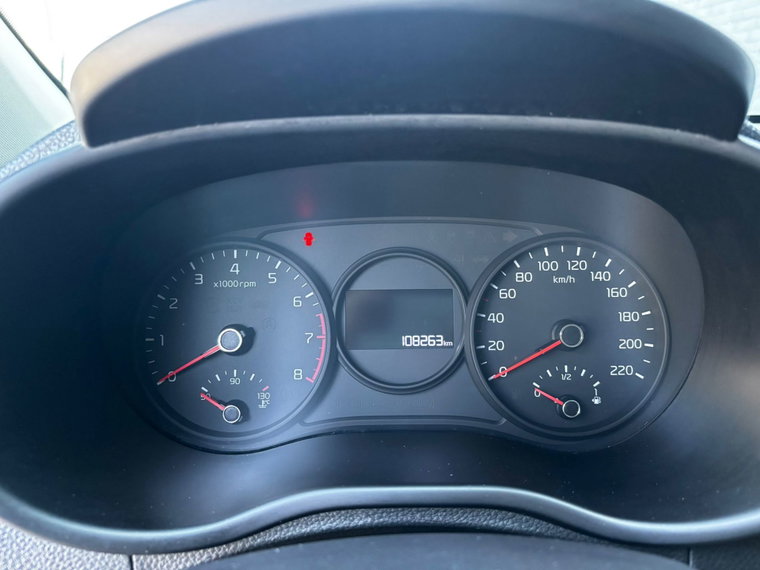 Vehicle Image 25