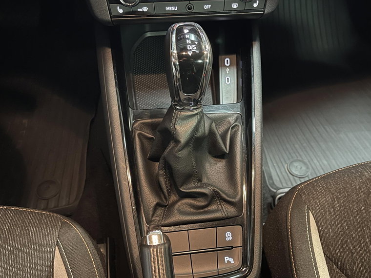 Vehicle Image 19