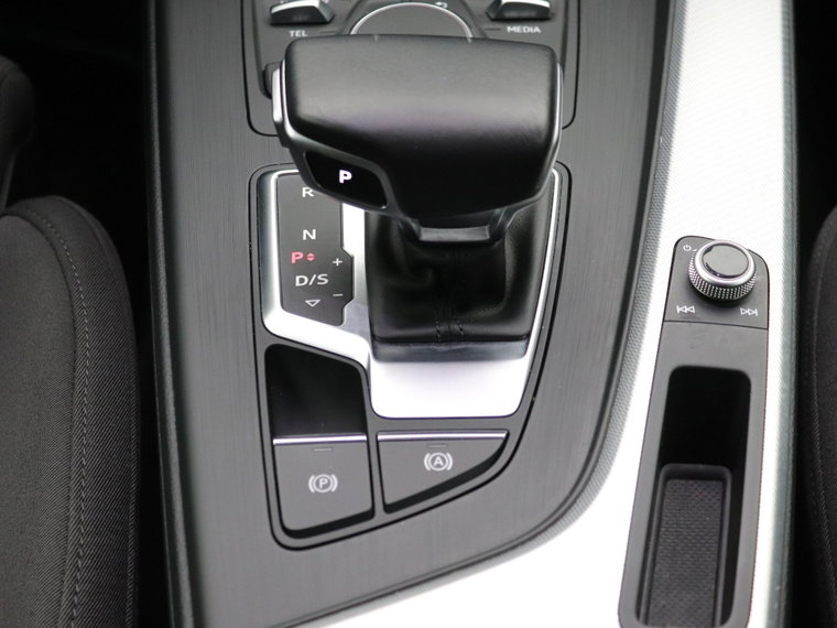 Vehicle Image 23