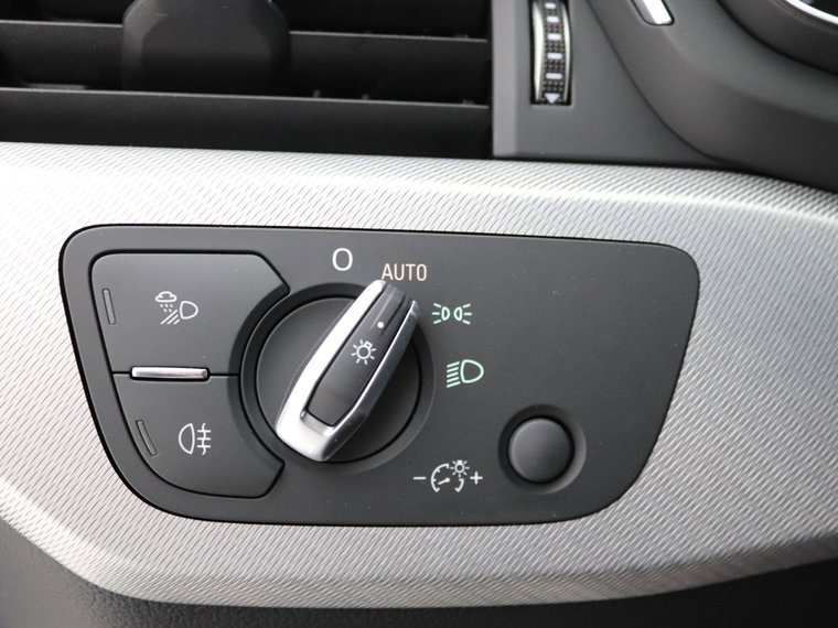 Vehicle Image 26