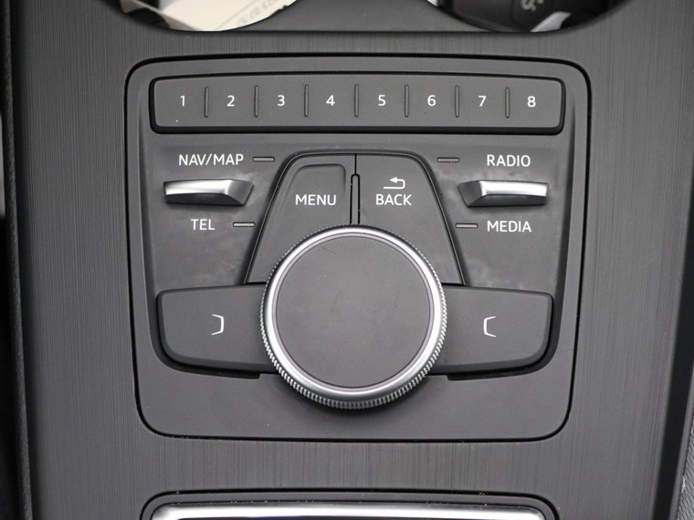 Vehicle Image 32