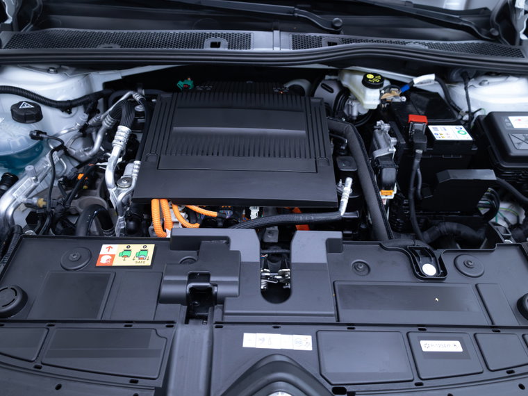 Vehicle Image 12