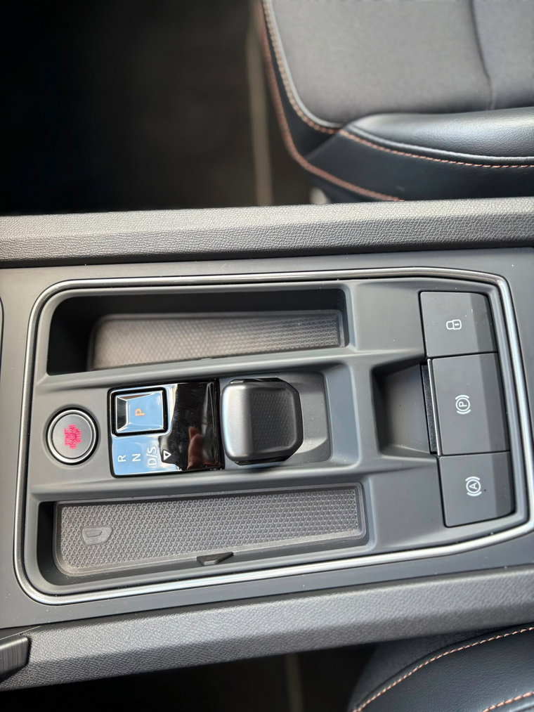 Vehicle Image 32