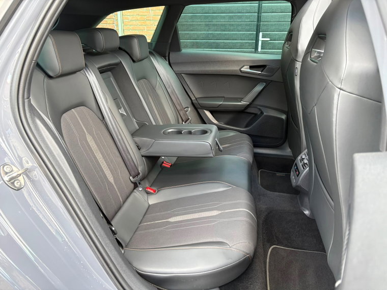 Vehicle Image 35