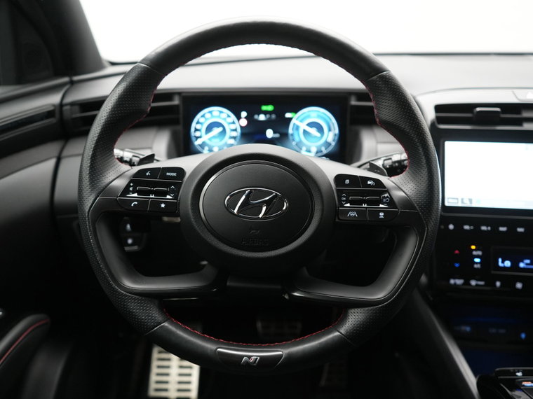 Vehicle Image 25