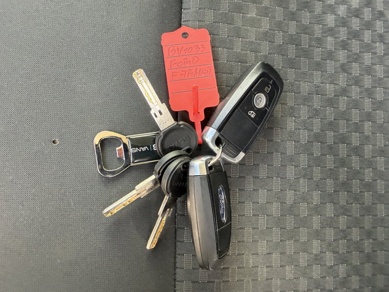 Vehicle Image 33