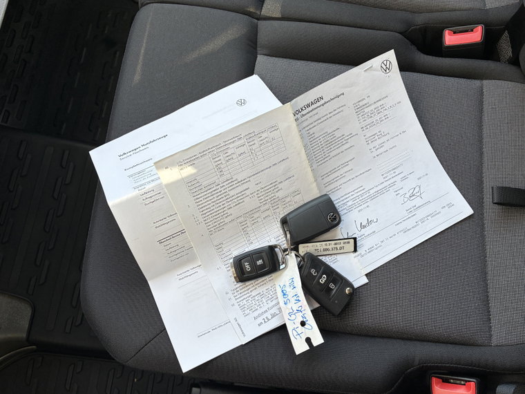 Vehicle Image 30