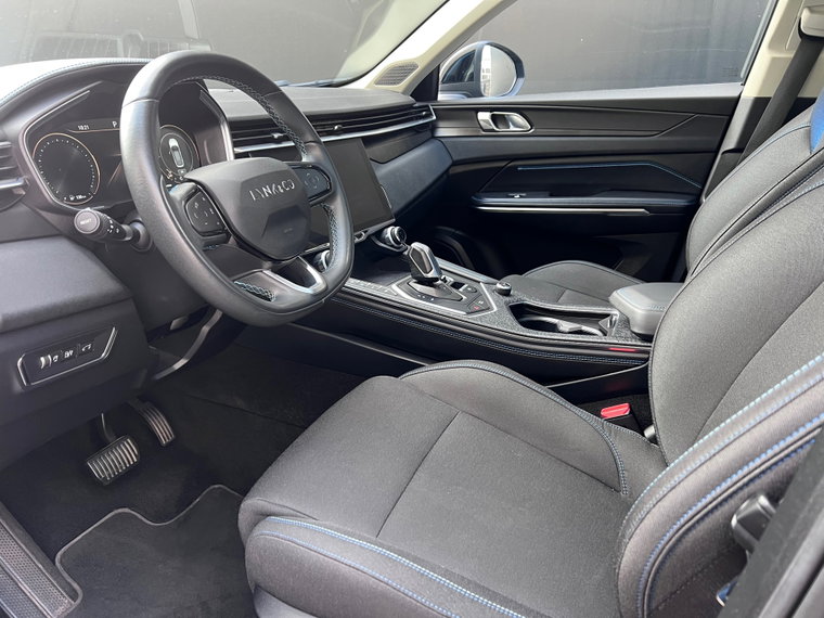 Vehicle Image 10