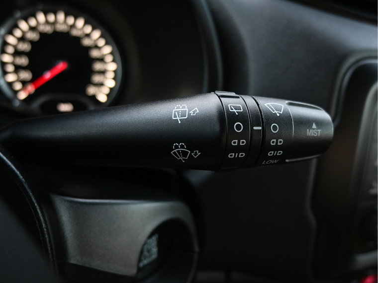 Vehicle Image 25
