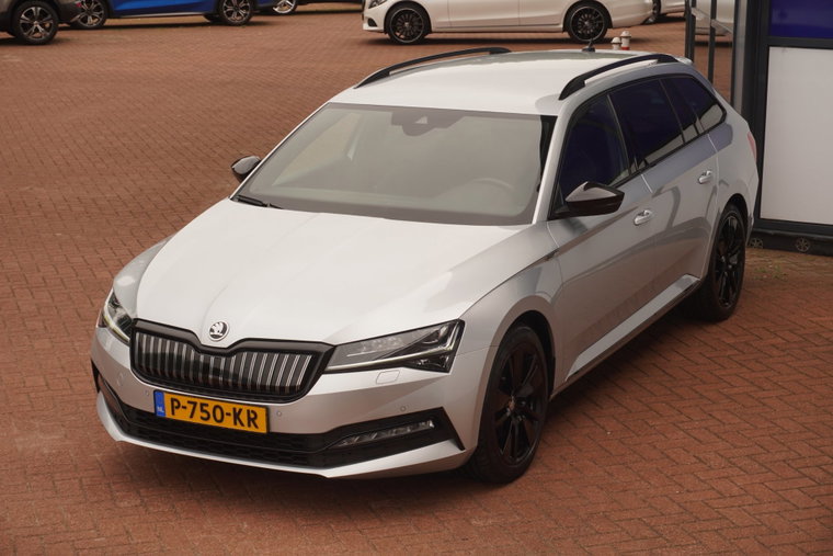 Vehicle Image 11