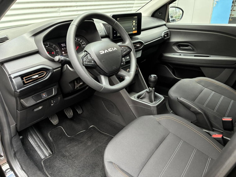 Vehicle Image 18