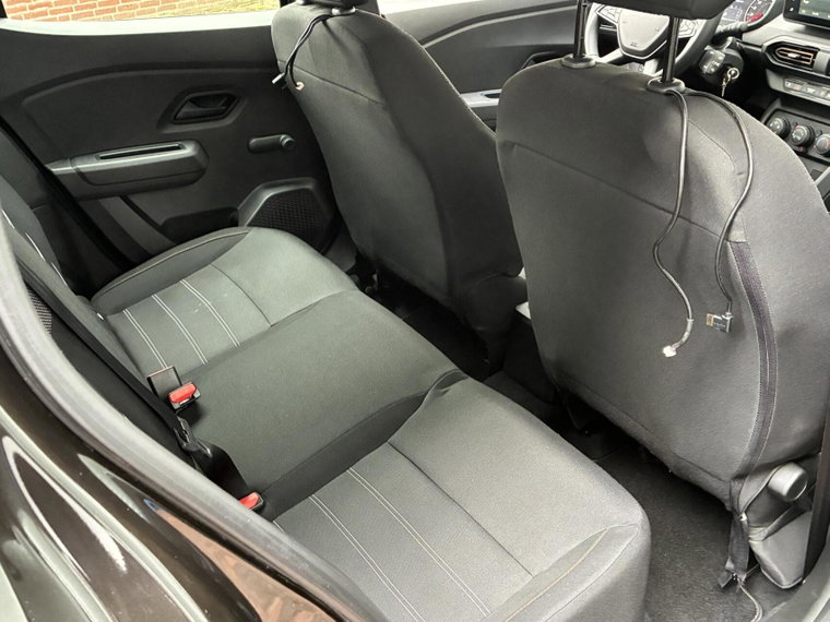 Vehicle Image 22