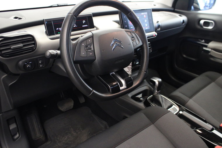 Vehicle Image 15