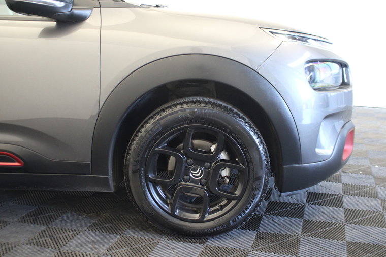 Vehicle Image 7